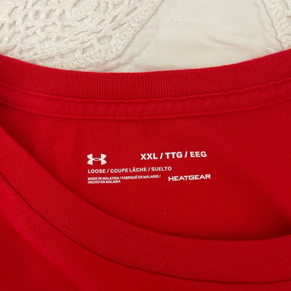 Under armor loose fit boys XX large T-shirt